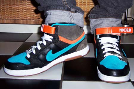 Neue Nike Air Mogan Sneaker